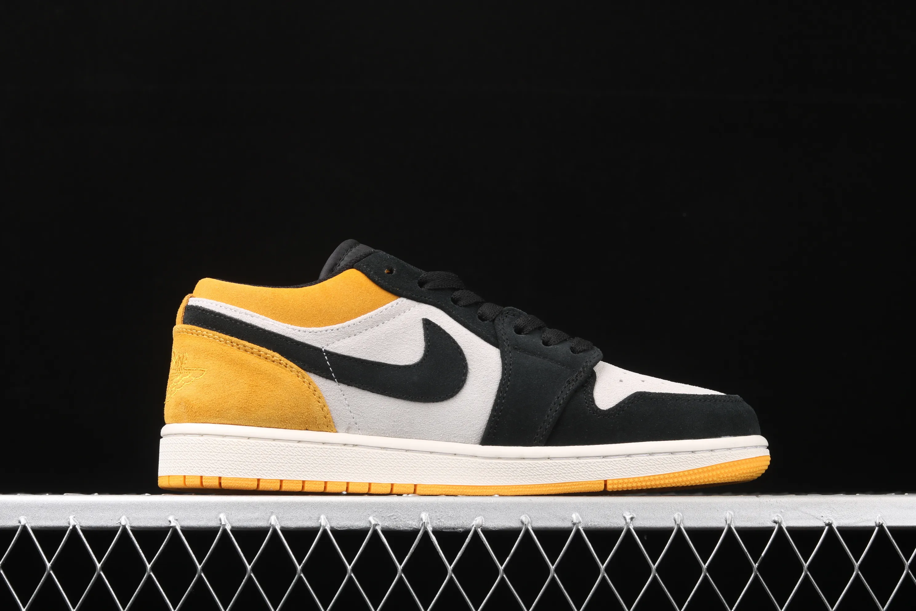 All categories Air Jordan Jordan series basketball shoes Air Jordan 1 Low New version Air Jordan 1 Low "University Gold" AJ1 Joe 1 black and yellow toes Pikachu cultural and leisure sports sneakers 553558-127